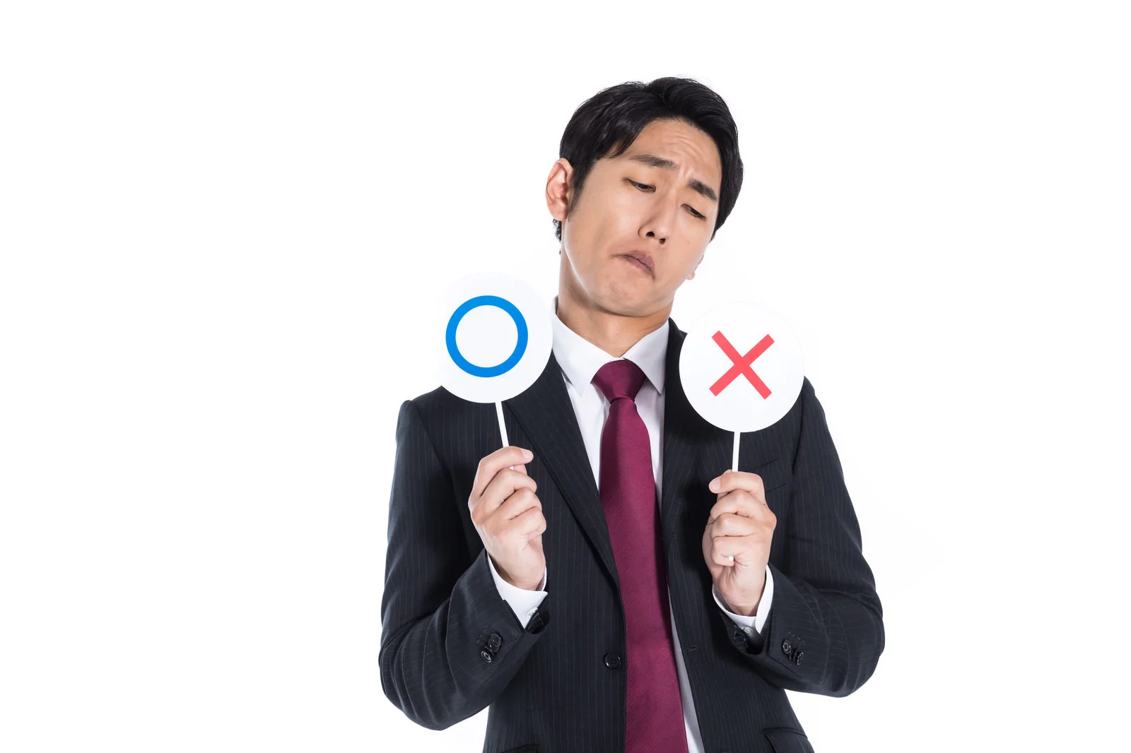 〇と✖をもつ男性